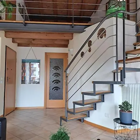 Lotus, Con Soppalco A Apartamento