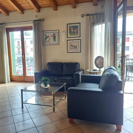 Апартаменты Lotus, Con Soppalco A Каприно-Веронезе